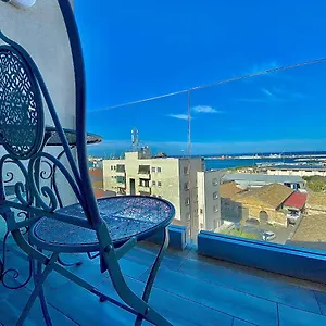 *** Bed & Breakfast L 'approdo Felice Italia